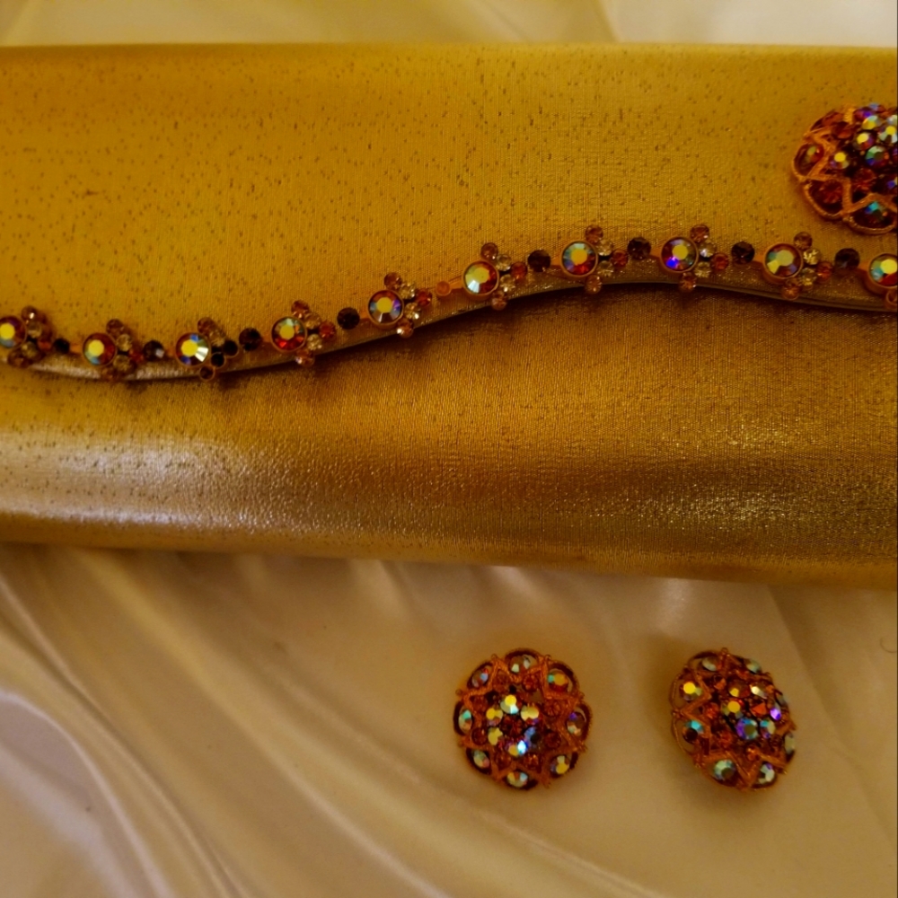 Gold Evening Clutch with matching earrings